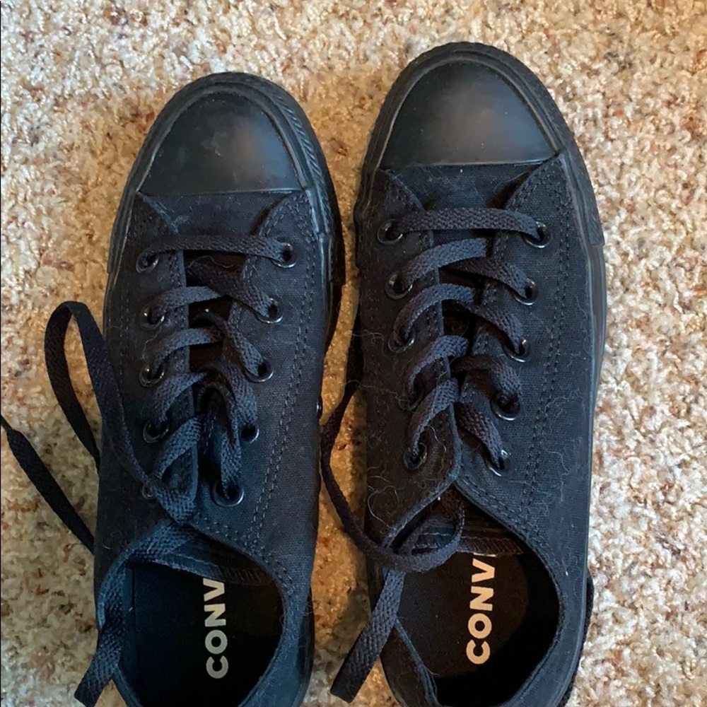 All black converse low top